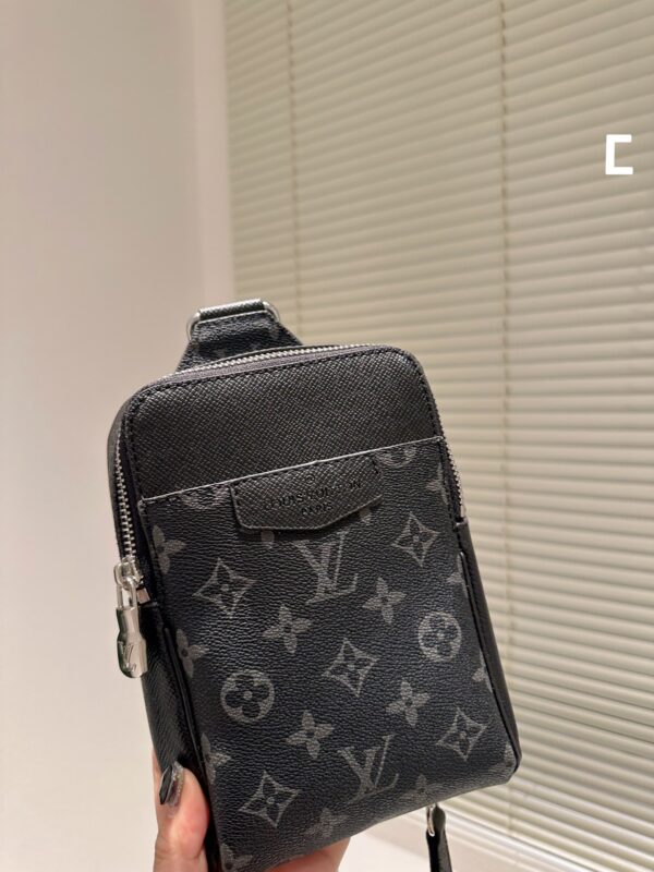 LOUIS VUITTON OUTDOOR SLINGBAG 20CM BLACK M30741 - Image 8