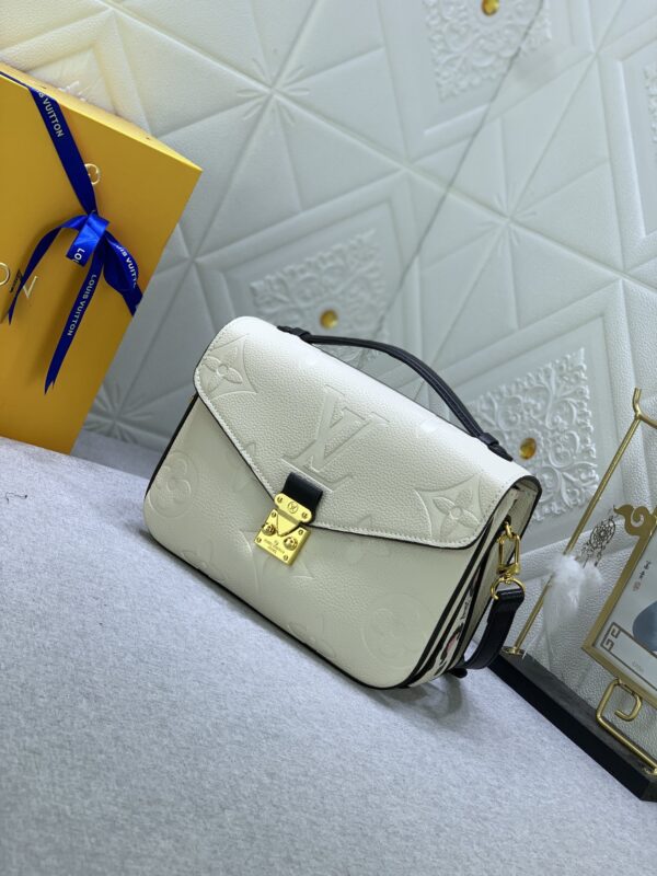 LOUIS VUITTON POCHETTE MÉTIS CREAM 25CM - Image 9