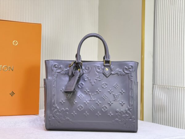 LOUIS VUITTON ORNAMENTS CAPSULE SAC PLAT GREY 34CM M21841 - Image 10