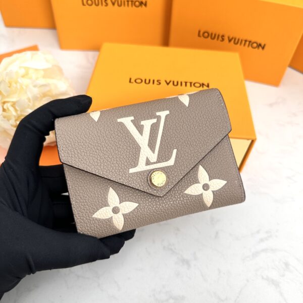 LOUIS VUITTON VICTORINE WALLET BEIGE 12CM M81861 - Image 9