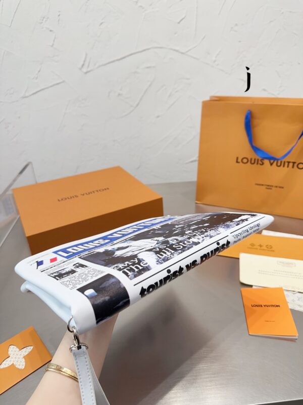 LOUIS VUITTON NEWSPAPER POUCH WHITE 33CM M80849 - Image 2