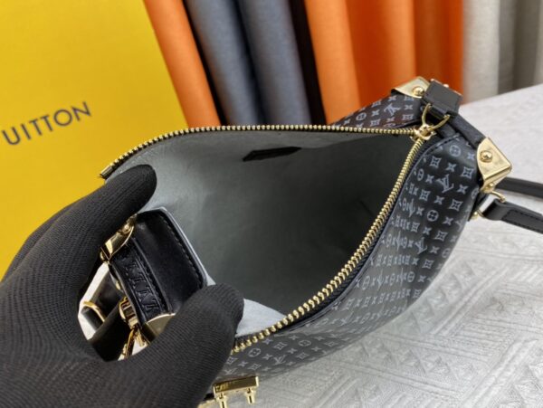 LOUIS VUITTON SIDE TRUNK MONOGRAM IN FULL BLACK 24.5CM M46358 - Image 2