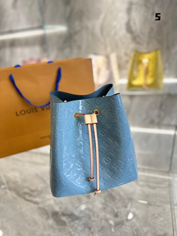 LOUIS VUITTON NÉONOÉ MM BUCKET BLUE 24CM - Image 2