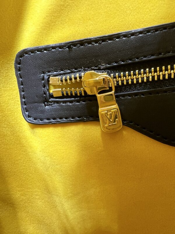 LOUIS VUITTON GREY MONOGRAM FRANCOISE BAG 32CM - Image 2