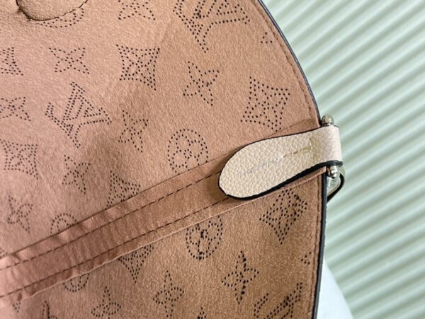LOUIS VUITTON BLOSSOM PM BAG NUDE 20CM M21849 - Image 2