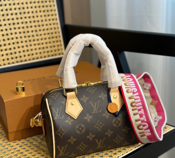 LOUIS VUITTON SPEEDY BANDOULIÈRE 20 FUCHSIA M45948 - Image 2