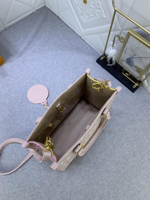 LOUIS VUITTON ONTHEGO MM 25CM NUDE AND YELLOW M46060 - Image 2