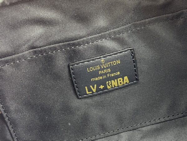 LOUIS VUITTON X NBA CLOAKROOM DROP KIT BLACK 24CM M58515 - Image 3