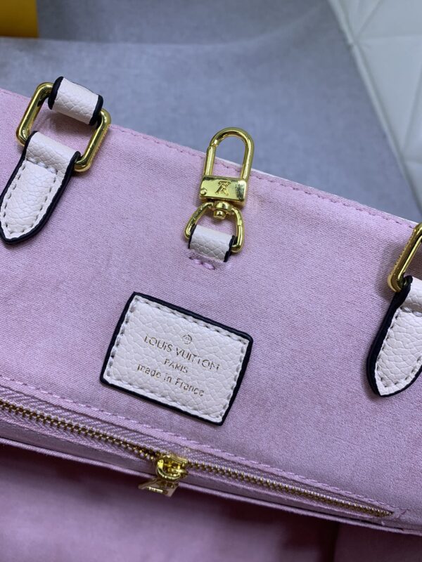 LOUIS VUITTON x YK ON THE GO MM WITH FLOWER MARQUETRY IN QUARTZ 35CM M21732 - Image 3