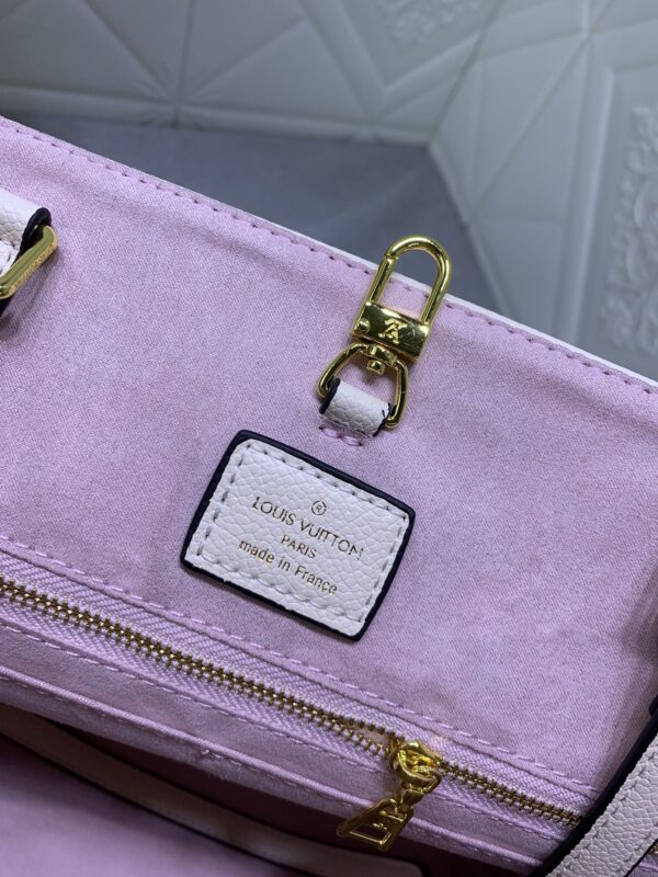 LOUIS VUITTON x YK ON THE GO MM WITH FLOWER MARQUETRY IN QUARTZ 41CM M21732 - Image 3