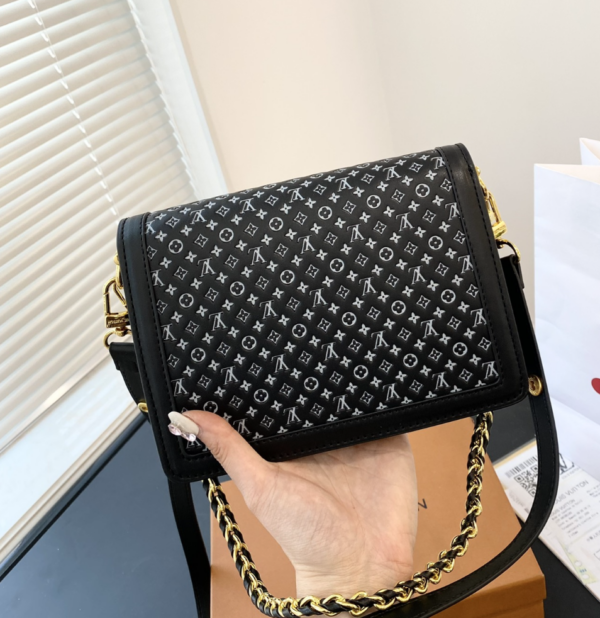 LOUIS VUITTON DAUPHINE 20CM BLACK AND WHITE MONOGRAM M45958 - Image 3