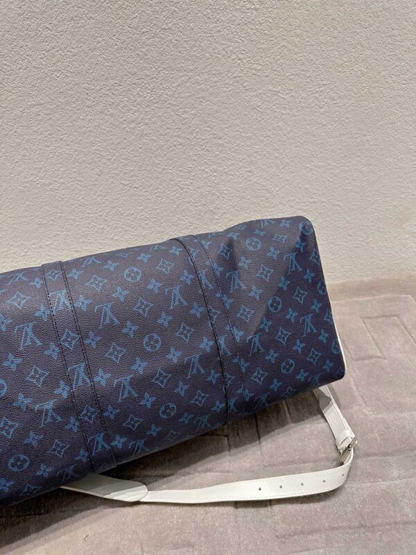 LOUIS VUITTON KEEPALL BANDOULIÈRE 50CM DARK BLUE WITH WHITE - Image 3