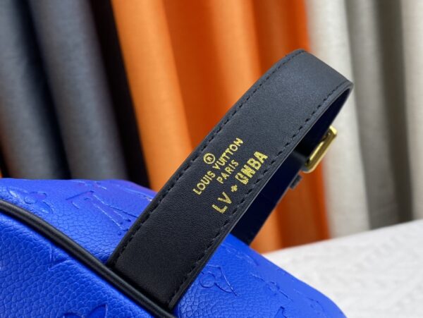 LOUIS VUITTON X NBA CLOAKROOM DOPP KIT BLUE 24CM M21106 - Image 4