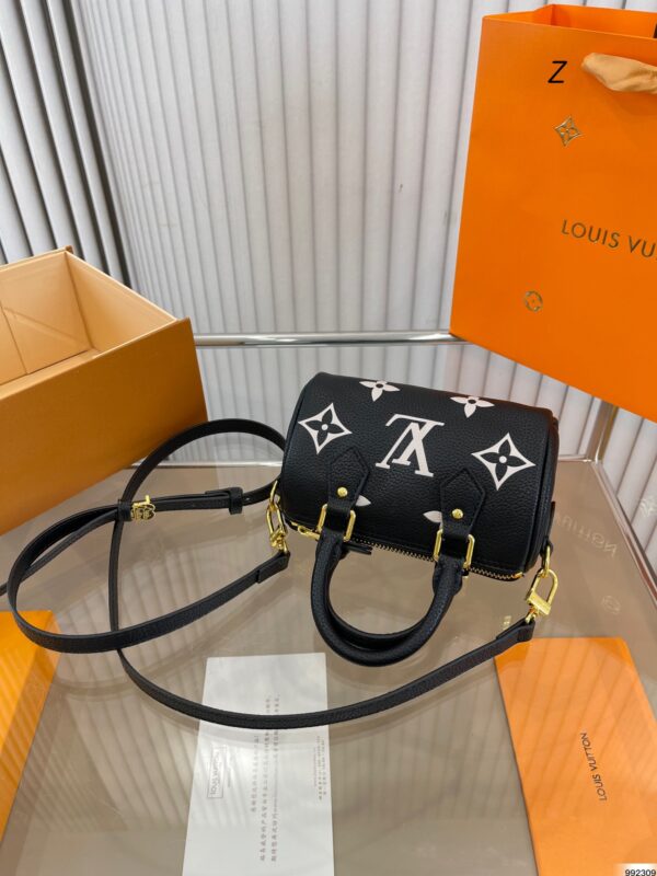 LOUIS VUITTON NANO SPEEDY MONOGRAM CANVAS BLACK 17CM M81456 - Image 4