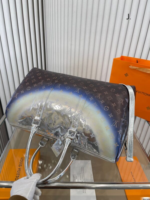 LOUIS VUITTON MONOGRAM KEEPALL BANDOULIÈRE BROWN AND SILVER 45CM - Image 4