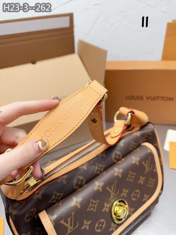 LOUIS VUITTON TIKAL MONOGRAM BROWN BAG 32CM - Image 4