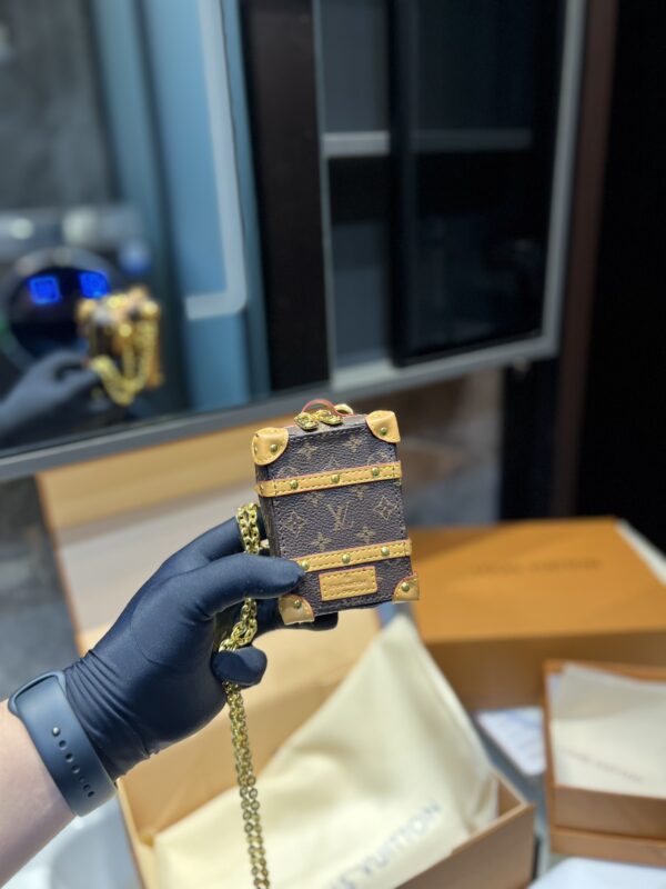 LOUIS VUITTON SOFT TRUNK BACKPACK BAG CHARM AND KEY HOLDER BROWN M69483 - Image 9