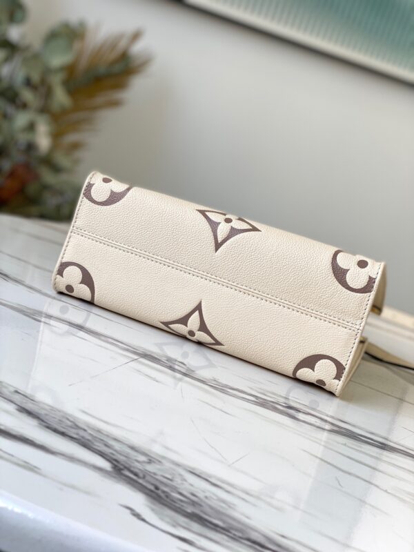 LOUIS VUITTON EMPREINTE ONTHEGO PM WHITE 25CM M45654 - Image 5