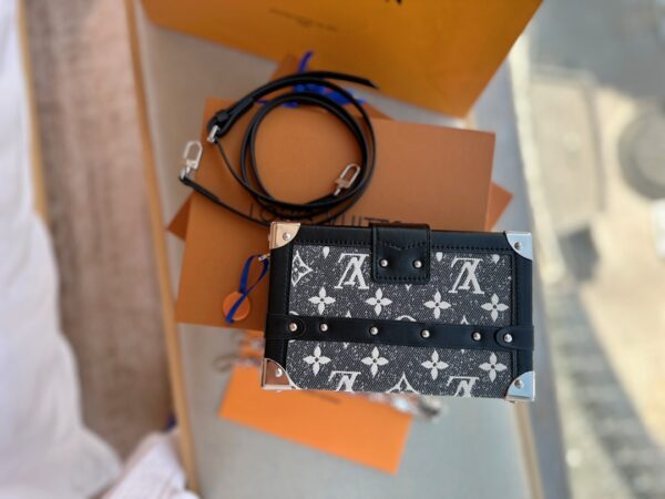LOUIS VUITTON PETITE MALLE BLACK AND GREY 19CM M21462 - Image 5