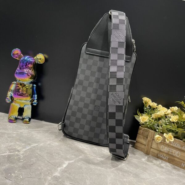 LOUIS VUITTON AVENUE SLINGBAG 31CM BLACK AND GREY N40439 - Image 6