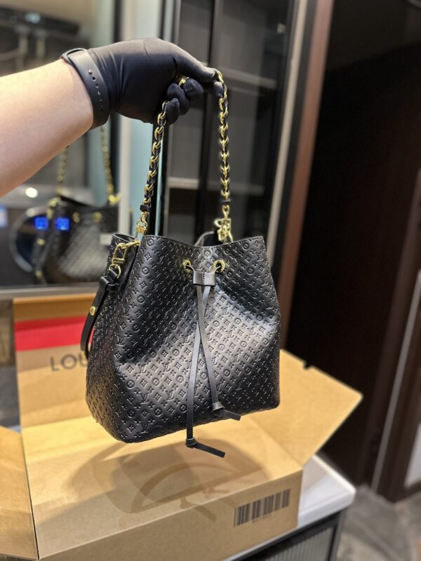 LOUIS VUITTON NÉONOÉ BB BLACK 25CM M22598 - Image 6