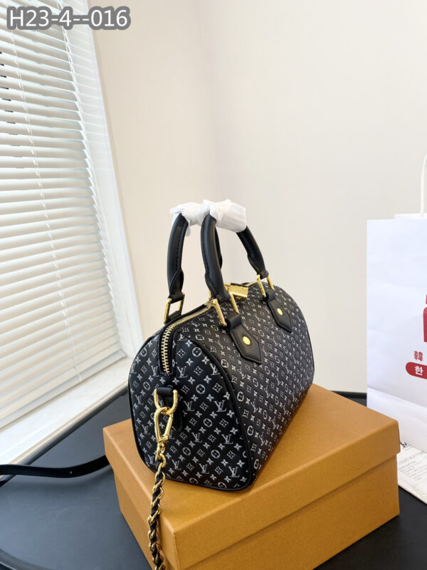 LOUIS VUITTON SPEEDY BANDOULIÈRE 21 BLACK AND WHITE MONOGRAM M22595 - Image 6