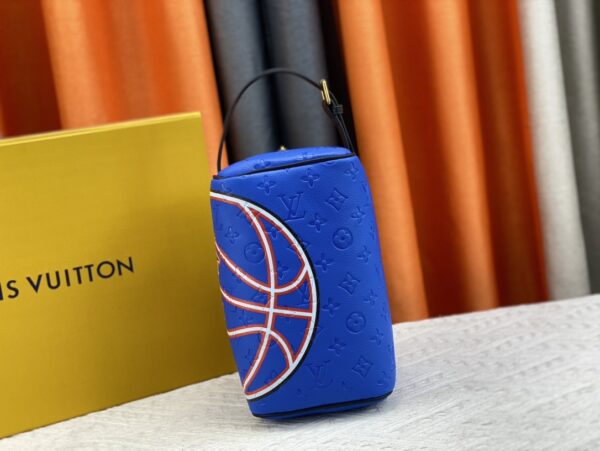 LOUIS VUITTON X NBA CLOAKROOM DOPP KIT BLUE 24CM M21106 - Image 7