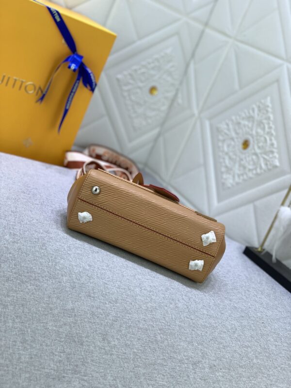 LOUIS VUITTON CLUNY MINI BROWN 20CM M58931 - Image 7