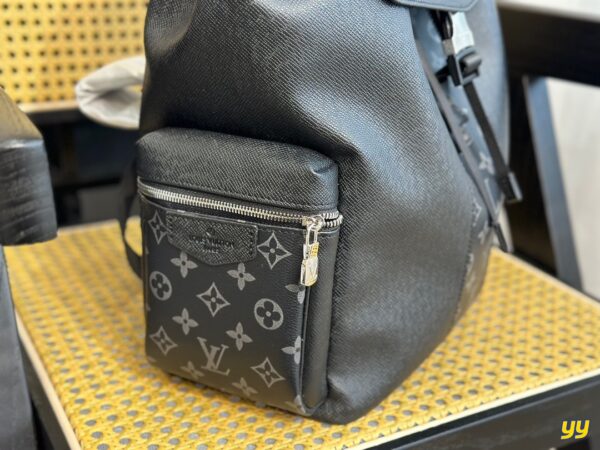LOUIS VUITTON OUTDOOR BACKPACK DA TAIGA 42CM BLACK M30419 - Image 7