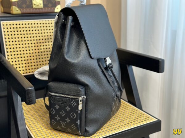 LOUIS VUITTON OUTDOOR BACKPACK DA TAIGA 42CM BLACK M30419 - Image 8