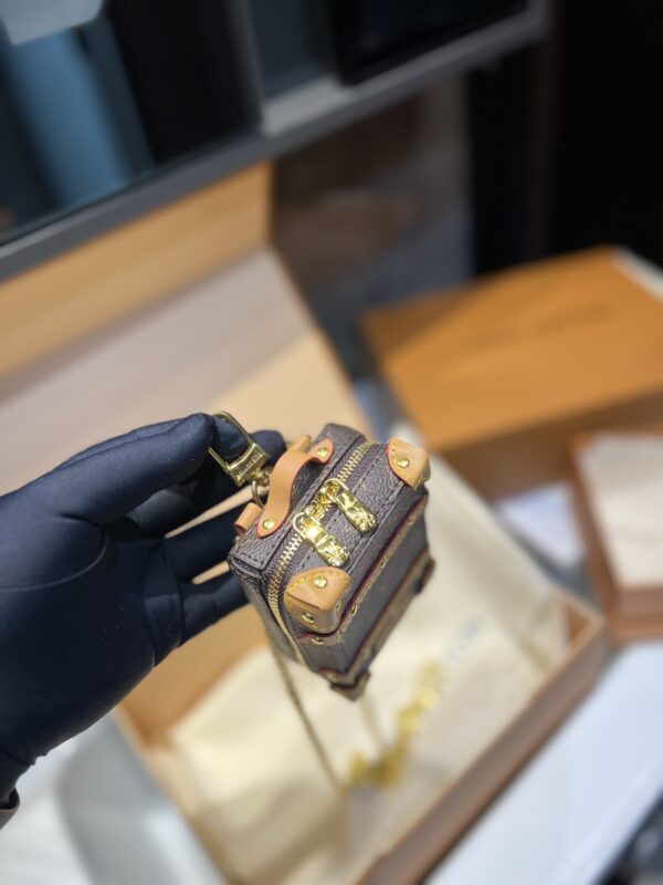LOUIS VUITTON SOFT TRUNK BACKPACK BAG CHARM AND KEY HOLDER BROWN M69483 - Image 4