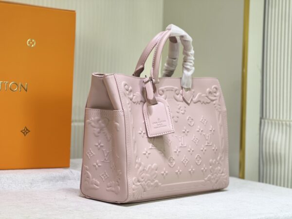 LOUIS VUITTON ORNAMENTS CAPSULE SAC PLAT LIGHT PINK 34CM M21841 - Image 9