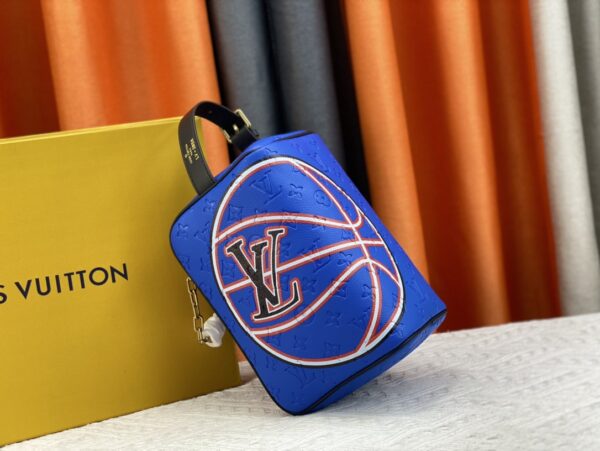LOUIS VUITTON X NBA CLOAKROOM DOPP KIT BLUE 24CM M21106 - Image 9