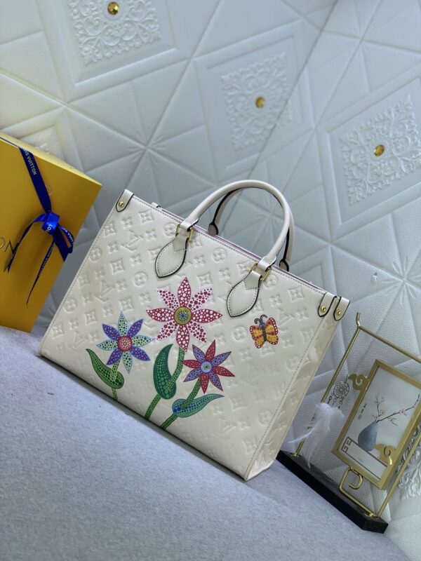 LOUIS VUITTON x YK ON THE GO MM WITH FLOWER MARQUETRY IN QUARTZ 35CM M21732 - Image 9