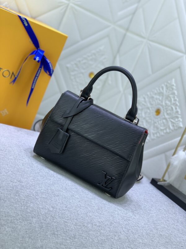 LOUIS VUITTON CLUNY MINI BLACK 20CM M58931 - Image 9