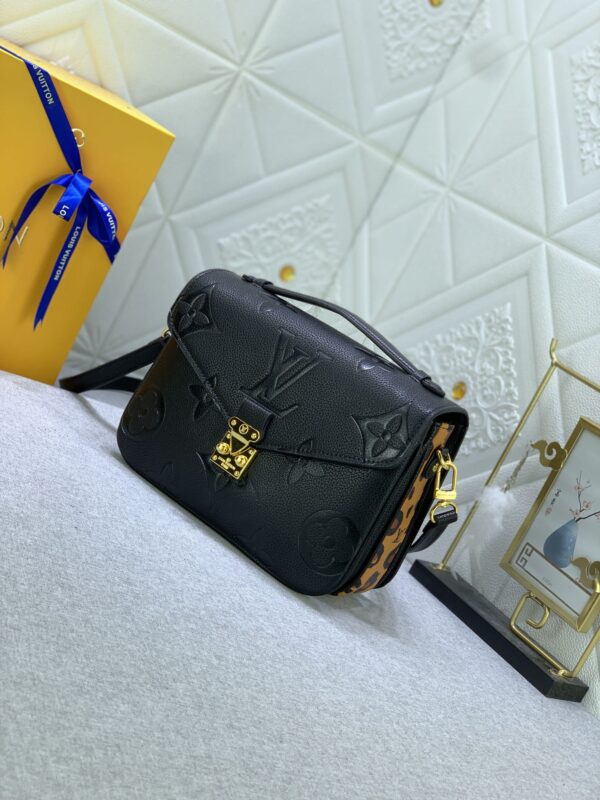 LOUIS VUITTON POCHETTE MÉTIS BLACK 25CM - Image 9