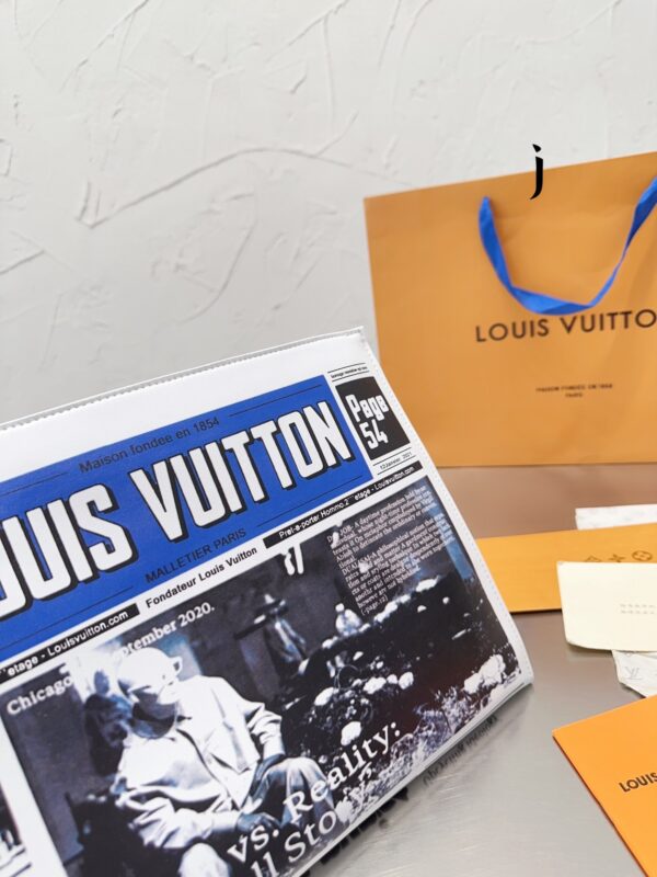 LOUIS VUITTON NEWSPAPER POUCH WHITE 33CM M80849 - Image 8