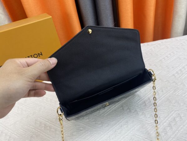 LOUIS VUITTON POCHETTE FÉLICE AMARANTE MONOGRAM VERNIS BLACK 21CM M61267 - Image 6