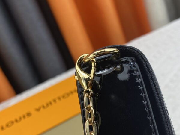 LOUIS VUITTON POCHETTE FÉLICE AMARANTE MONOGRAM VERNIS BLACK 21CM M61267 - Image 4