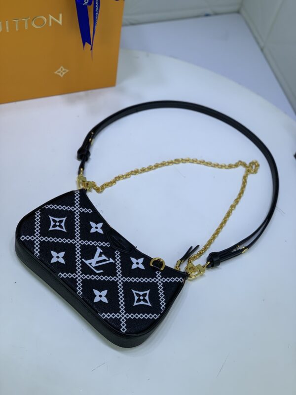 LOUIS VUITTON EASY POUCH ON STRAP BLACK 19CM M8113 - Image 9