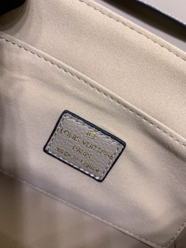 LOUIS VUITTON FAVORITE BAG DOVE GRAY 24CM M46393 - Image 7