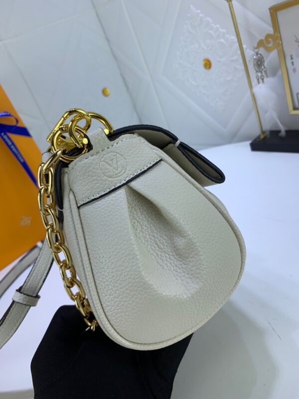 LOUIS VUITTON FAVORITE BAG WHITE 24CM M46393 - Image 6