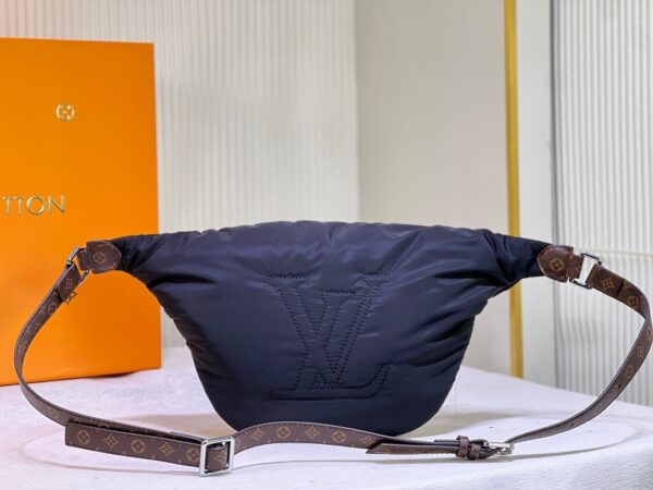LOUIS VUITTON MAXI BUMBAG BLACK 44CM - Image 5