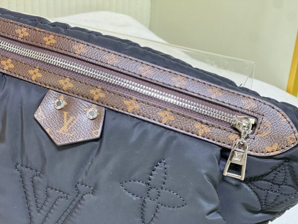 LOUIS VUITTON MAXI BUMBAG BLACK 44CM - Image 8