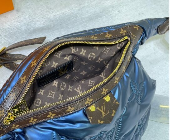 LOUIS VUITTON MAXI BUMBAG NAVY BLUE 44CM - Image 2