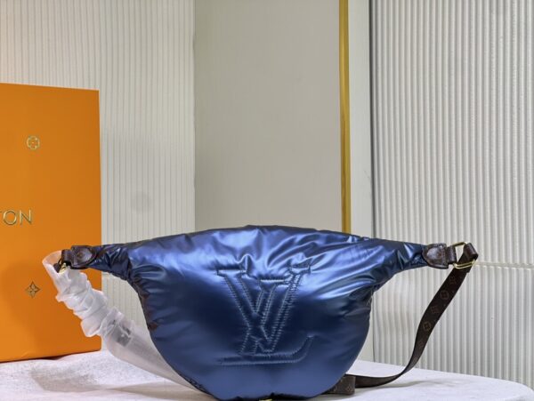 LOUIS VUITTON MAXI BUMBAG NAVY BLUE 44CM - Image 4