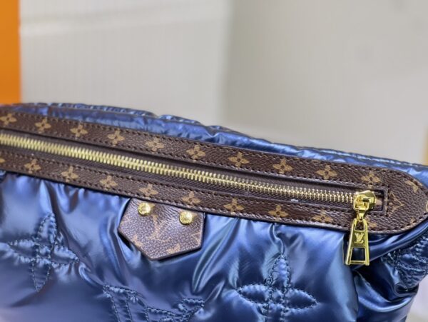 LOUIS VUITTON MAXI BUMBAG NAVY BLUE 44CM - Image 3