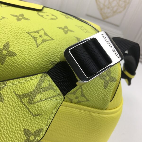 LOUIS VUITTON OUTDOOR MESSENGER YELLOW 29CM M30239 - Image 3