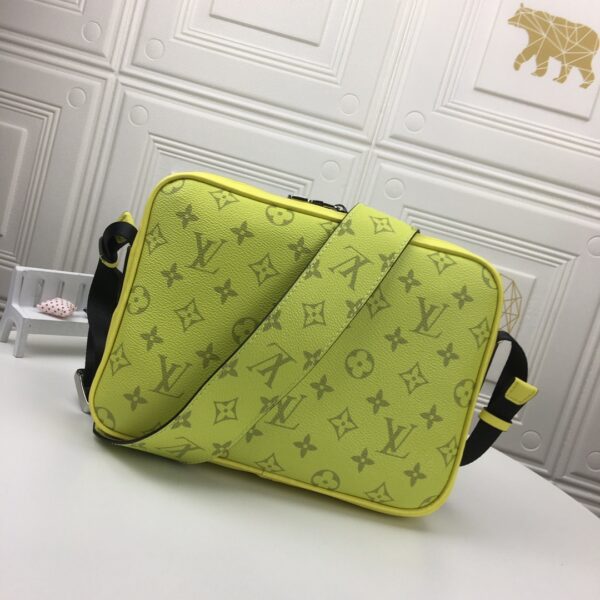 LOUIS VUITTON OUTDOOR MESSENGER YELLOW 29CM M30239 - Image 5