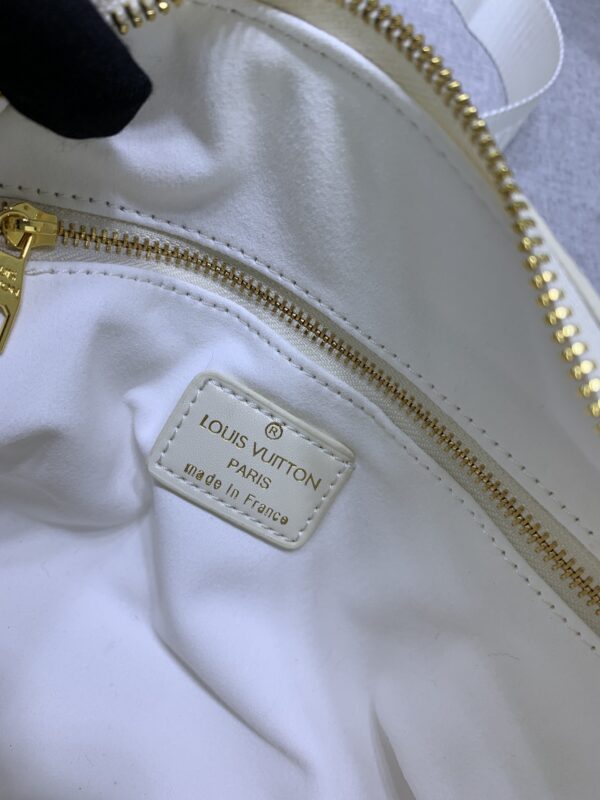 LOUIS VUITTON PETITE MALLE SOUPLE BAG WHITE 20CM M45531 - Image 4